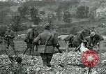 Immagine di Cerimonia di sepoltura in American forza expeditionary cimitero prima guerra mondiale Cheppy Francia, 1918, secondo 61 filmato di repertorio 65675026362