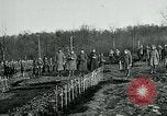 Standbild Ersten Weltkrieg American Expeditionary Force Friedhof Bois de Etraye Frankreich, 1918, aus Sekunde 4 historischem Filmmaterial Videoclip 65675026366