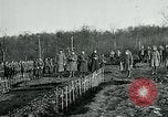 Standbild Ersten Weltkrieg American Expeditionary Force Friedhof Bois de Etraye Frankreich, 1918, aus Sekunde 5 historischem Filmmaterial Videoclip 65675026366