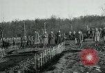 Standbild Ersten Weltkrieg American Expeditionary Force Friedhof Bois de Etraye Frankreich, 1918, aus Sekunde 9 historischem Filmmaterial Videoclip 65675026366