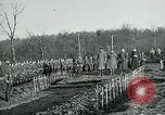Standbild Ersten Weltkrieg American Expeditionary Force Friedhof Bois de Etraye Frankreich, 1918, aus Sekunde 16 historischem Filmmaterial Videoclip 65675026366