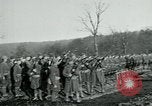 Standbild Ersten Weltkrieg American Expeditionary Force Friedhof Bois de Etraye Frankreich, 1918, aus Sekunde 31 historischem Filmmaterial Videoclip 65675026366