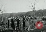 Standbild Ersten Weltkrieg American Expeditionary Force Friedhof Bois de Etraye Frankreich, 1918, aus Sekunde 34 historischem Filmmaterial Videoclip 65675026366