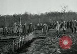 Standbild Ersten Weltkrieg American Expeditionary Force Friedhof Bois de Etraye Frankreich, 1918, aus Sekunde 53 historischem Filmmaterial Videoclip 65675026366