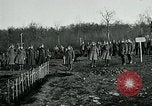 Standbild Ersten Weltkrieg American Expeditionary Force Friedhof Bois de Etraye Frankreich, 1918, aus Sekunde 57 historischem Filmmaterial Videoclip 65675026366