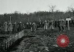 Standbild Ersten Weltkrieg American Expeditionary Force Friedhof Bois de Etraye Frankreich, 1918, aus Sekunde 60 historischem Filmmaterial Videoclip 65675026366