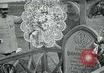 Standbild Grab von Lieutenant Quentin Roosevelt Frankreich, 1918, aus Sekunde 61 historischem Filmmaterial Videoclip 65675026373