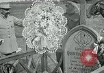 Standbild Grab von Lieutenant Quentin Roosevelt Frankreich, 1918, aus Sekunde 62 historischem Filmmaterial Videoclip 65675026373