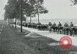 Immagine di Funzionamento in Aisne Montmirail Francia, 1918, secondo 15 filmato di repertorio 65675026375