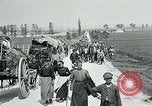 Standbild Aisne Betrieb zivilen Flüchtlingen Ersten Weltkrieg Montmirail Frankreich, 1918, aus Sekunde 10 historischem Filmmaterial Videoclip 65675026376