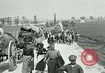 Standbild Aisne Betrieb zivilen Flüchtlingen Ersten Weltkrieg Montmirail Frankreich, 1918, aus Sekunde 11 historischem Filmmaterial Videoclip 65675026376