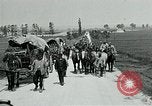 Standbild Aisne Betrieb zivilen Flüchtlingen Ersten Weltkrieg Montmirail Frankreich, 1918, aus Sekunde 18 historischem Filmmaterial Videoclip 65675026376