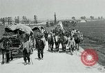Standbild Aisne Betrieb zivilen Flüchtlingen Ersten Weltkrieg Montmirail Frankreich, 1918, aus Sekunde 19 historischem Filmmaterial Videoclip 65675026376
