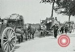 Standbild Aisne Betrieb zivilen Flüchtlingen Ersten Weltkrieg Montmirail Frankreich, 1918, aus Sekunde 25 historischem Filmmaterial Videoclip 65675026376
