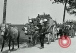 Standbild Aisne Betrieb zivilen Flüchtlingen Ersten Weltkrieg Montmirail Frankreich, 1918, aus Sekunde 32 historischem Filmmaterial Videoclip 65675026376