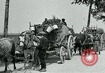 Standbild Aisne Betrieb zivilen Flüchtlingen Ersten Weltkrieg Montmirail Frankreich, 1918, aus Sekunde 36 historischem Filmmaterial Videoclip 65675026376