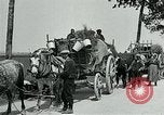 Standbild Aisne Betrieb zivilen Flüchtlingen Ersten Weltkrieg Montmirail Frankreich, 1918, aus Sekunde 37 historischem Filmmaterial Videoclip 65675026376
