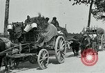 Standbild Aisne Betrieb zivilen Flüchtlingen Ersten Weltkrieg Montmirail Frankreich, 1918, aus Sekunde 43 historischem Filmmaterial Videoclip 65675026376