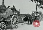 Standbild Aisne Betrieb zivilen Flüchtlingen Ersten Weltkrieg Montmirail Frankreich, 1918, aus Sekunde 45 historischem Filmmaterial Videoclip 65675026376