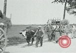Standbild Aisne Betrieb zivilen Flüchtlingen Ersten Weltkrieg Montmirail Frankreich, 1918, aus Sekunde 47 historischem Filmmaterial Videoclip 65675026376