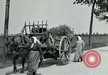 Standbild Aisne Betrieb zivilen Flüchtlingen Ersten Weltkrieg Montmirail Frankreich, 1918, aus Sekunde 51 historischem Filmmaterial Videoclip 65675026376