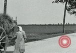 Standbild Aisne Betrieb zivilen Flüchtlingen Ersten Weltkrieg Montmirail Frankreich, 1918, aus Sekunde 55 historischem Filmmaterial Videoclip 65675026376