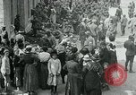 Standbild Aisne Betrieb verletzte Soldaten Ersten Weltkrieg Montmirail Frankreich, 1918, aus Sekunde 44 historischem Filmmaterial Videoclip 65675026379