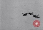 Standbild Royal Air Force Parachute Team Nordafrika, 1967, aus Sekunde 8 historischem Filmmaterial Videoclip 65675026416