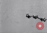Standbild Royal Air Force Parachute Team Nordafrika, 1967, aus Sekunde 9 historischem Filmmaterial Videoclip 65675026416