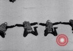 Standbild Royal Air Force Parachute Team Nordafrika, 1967, aus Sekunde 41 historischem Filmmaterial Videoclip 65675026416