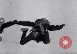 Standbild Royal Air Force Parachute Team Nordafrika, 1967, aus Sekunde 45 historischem Filmmaterial Videoclip 65675026416
