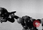 Standbild Royal Air Force Parachute Team Nordafrika, 1967, aus Sekunde 49 historischem Filmmaterial Videoclip 65675026416