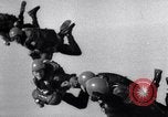 Standbild Royal Air Force Parachute Team Nordafrika, 1967, aus Sekunde 51 historischem Filmmaterial Videoclip 65675026416