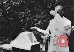 Standbild religiöse Dienste Vietnam, 1967, aus Sekunde 38 historischem Filmmaterial Videoclip 65675026437