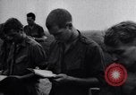 Standbild religiöse Dienste Vietnam, 1967, aus Sekunde 59 historischem Filmmaterial Videoclip 65675026437