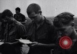 Standbild religiöse Dienste Vietnam, 1967, aus Sekunde 60 historischem Filmmaterial Videoclip 65675026437