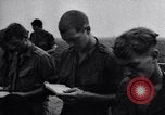 Standbild religiöse Dienste Vietnam, 1967, aus Sekunde 61 historischem Filmmaterial Videoclip 65675026437
