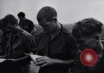 Standbild religiöse Dienste Vietnam, 1967, aus Sekunde 62 historischem Filmmaterial Videoclip 65675026437