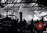 Immagine di Pier sul fuoco Staten Island New York USA, 1967, secondo 25 filmato di repertorio 65675026438