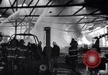 Immagine di Pier sul fuoco Staten Island New York USA, 1967, secondo 27 filmato di repertorio 65675026438