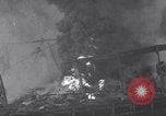 Immagine di Pier sul fuoco Staten Island New York USA, 1967, secondo 36 filmato di repertorio 65675026438