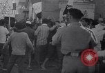 Image les étudiants de protestation Aden South Arabia, 1967, de la seconde 7 séquences d'archives historiques vidéo 65675026439