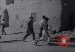 Image les étudiants de protestation Aden South Arabia, 1967, de la seconde 46 séquences d'archives historiques vidéo 65675026439