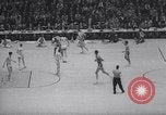 Image Par rapport à l'UCLA college basketball 1967 Dayton Louisville Kentucky USA, 1967, de la seconde 15 séquences d'archives historiques vidéo 65675026442