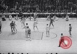 Image Par rapport à l'UCLA college basketball 1967 Dayton Louisville Kentucky USA, 1967, de la seconde 20 séquences d'archives historiques vidéo 65675026442