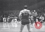 Image Par rapport à l'UCLA college basketball 1967 Dayton Louisville Kentucky USA, 1967, de la seconde 24 séquences d'archives historiques vidéo 65675026442
