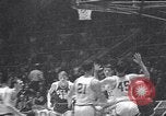 Image Par rapport à l'UCLA college basketball 1967 Dayton Louisville Kentucky USA, 1967, de la seconde 28 séquences d'archives historiques vidéo 65675026442