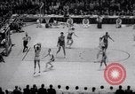 Image Par rapport à l'UCLA college basketball 1967 Dayton Louisville Kentucky USA, 1967, de la seconde 39 séquences d'archives historiques vidéo 65675026442