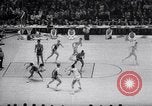 Image Par rapport à l'UCLA college basketball 1967 Dayton Louisville Kentucky USA, 1967, de la seconde 42 séquences d'archives historiques vidéo 65675026442