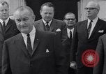 Immagine di Lyndon B Johnson Bonn Germania, 1967, secondo 30 filmato di repertorio 65675026446